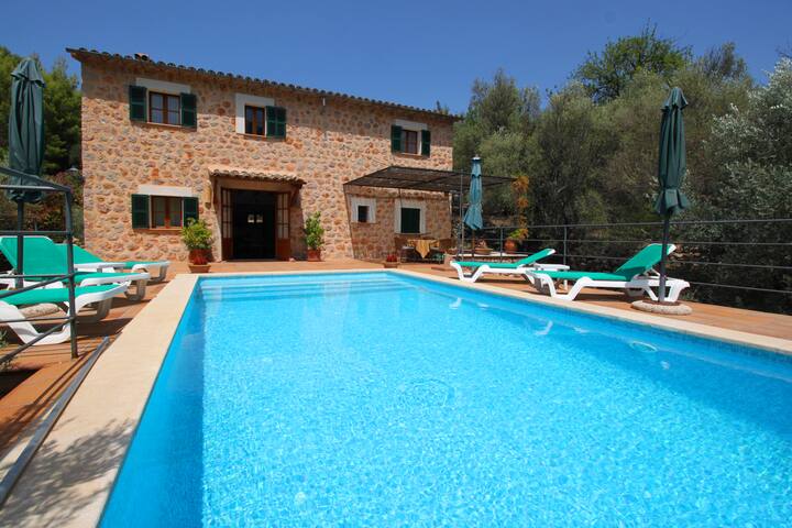 “Ca L´Abad” Finca rustica con piscina en Fornalutx