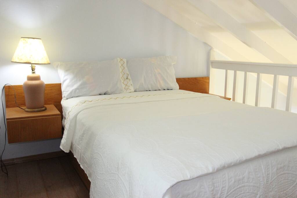 Relaxing Loft - Sleep like Royalty