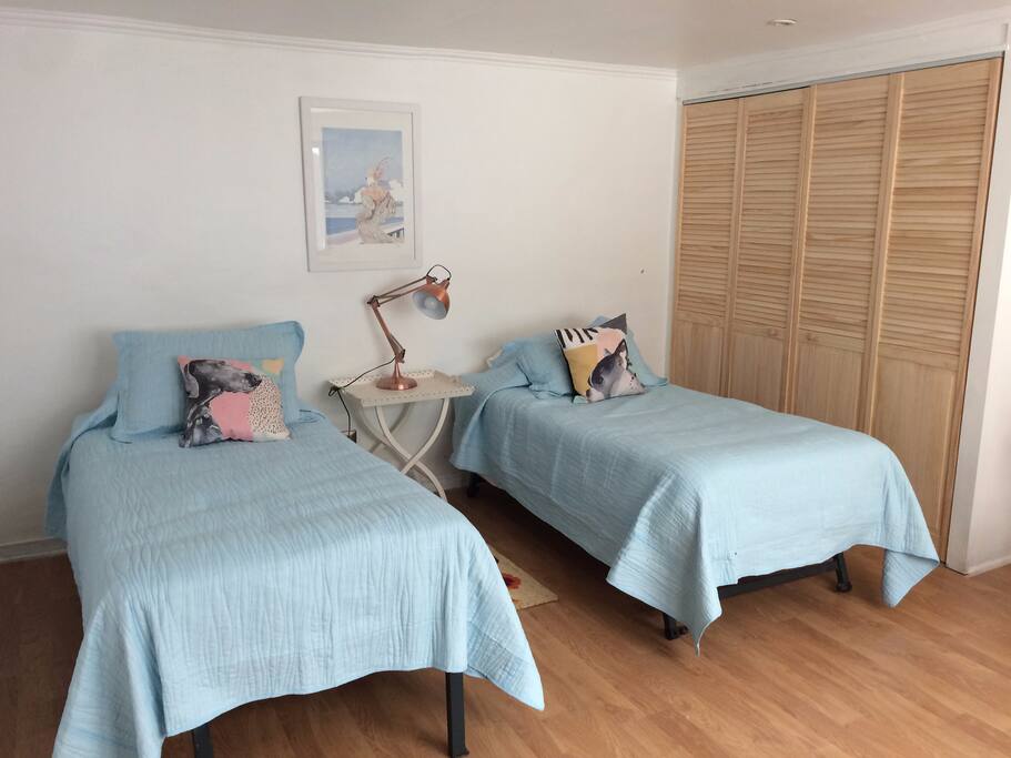 Lindo y amplio dormitorio para 2 personas con baño privado, closet, escritorio, frigobar