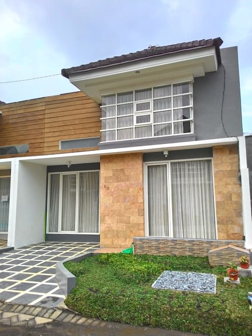 Tampak manis