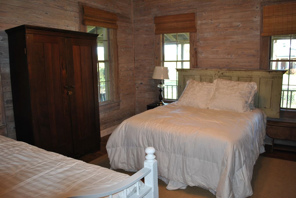 Queen Bed and Trundle Bed