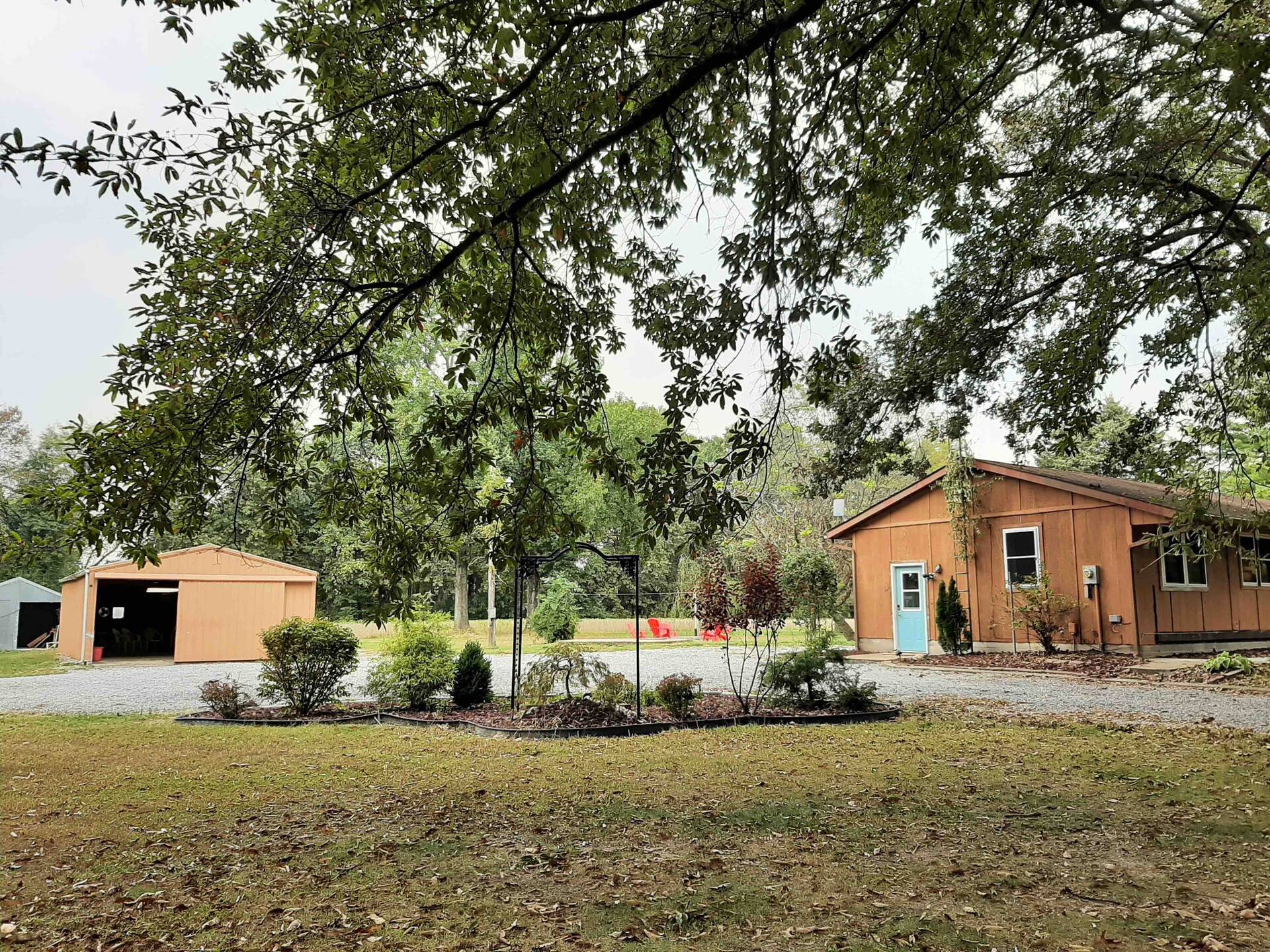 2 bed 2 bath Near Lake Access Hunt & Gather Lodge — photo 4