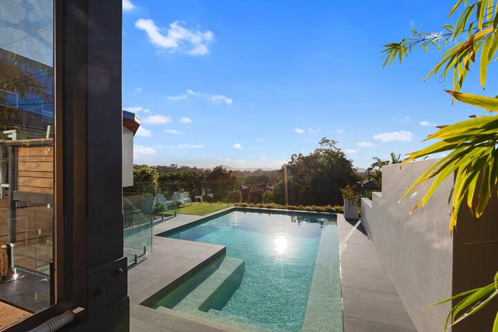 State of the art beach retreat gallery image 4