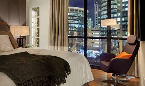 [SANITIZED] Stunning Views from Downtown High Rise