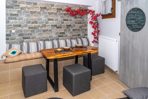 Top performing Airbnb: Angels Ap ( free private parking) of stayinthess in Δήμος Θεσσαλονίκης