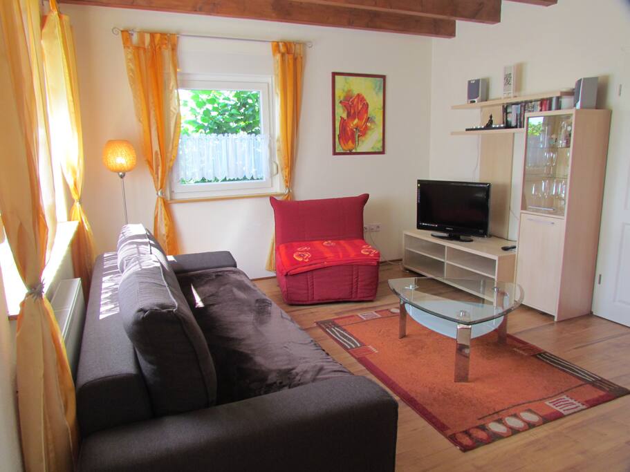 Wohnzimmer mit Schlafcouch