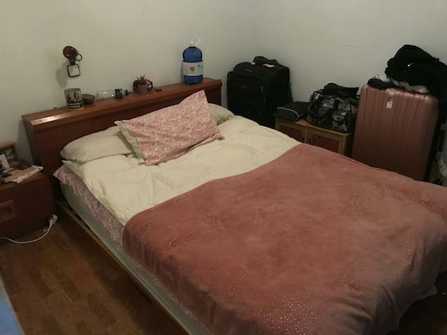 Habitacion cerca a la playa room by the beach