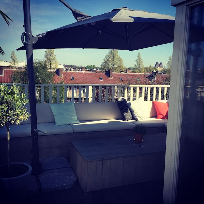 The loungeset on the roof terrace. My favorite spot on sunny days!