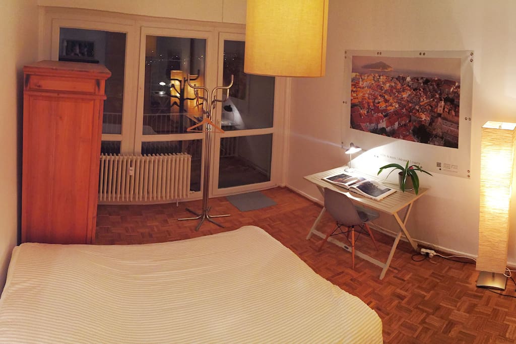 Chambre donnant sur une terrasse de 10m2