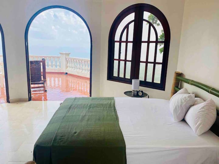 Cheerful 2bedroom villa with balcony and sea view Villas for Rent in