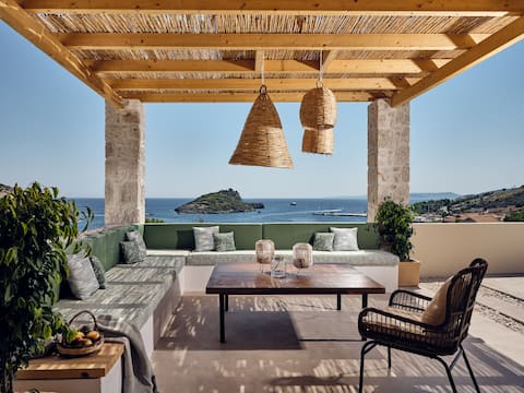 Apaggio Luxury Villa - Sea Views & Private Pool