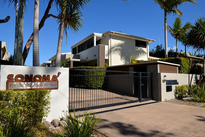 Luxury on the Noosa River
