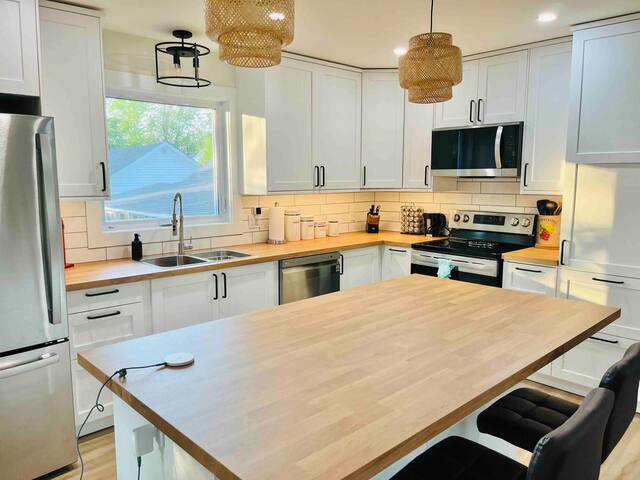 Summer House – Walk to Parlee! gallery image 5