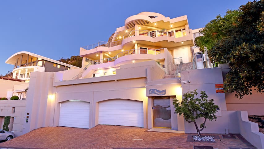 Villa Kali – 67 Arcadia Rd, Bantry Bay – Cape Town gallery image 2