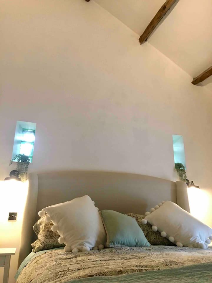 Superking with shower en-suite