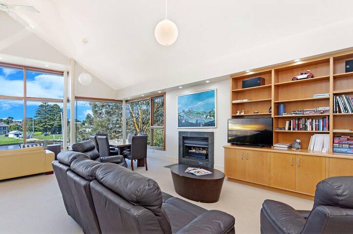 Shearwater Penthouse gallery image 3