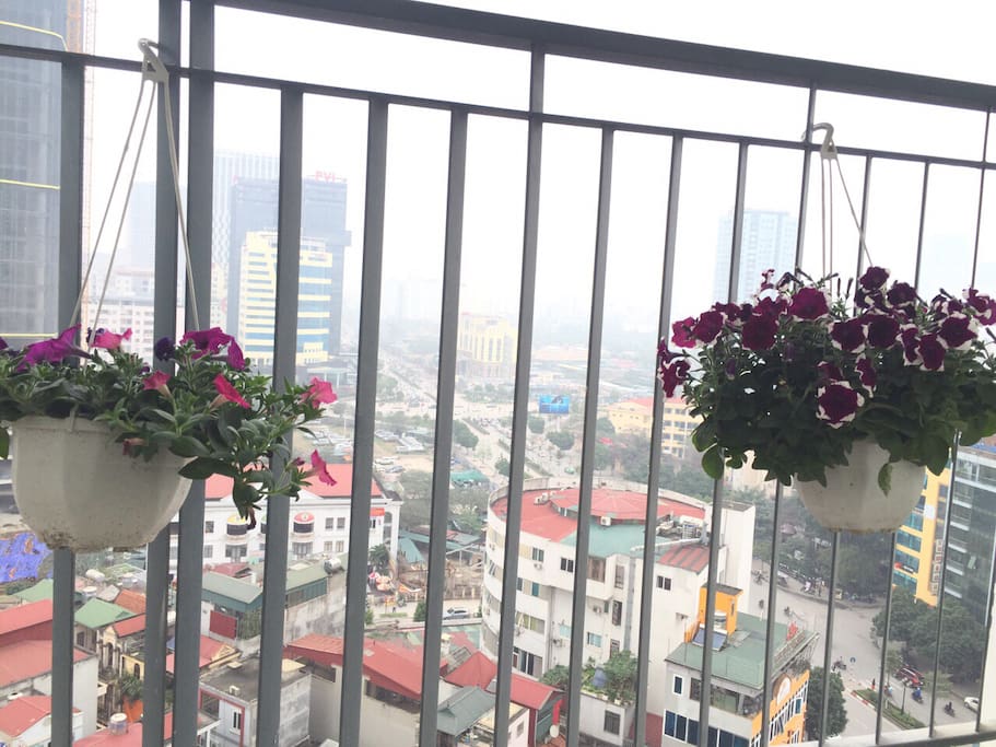 View from balcony is extremely wonderful. From this balcony, you can see the whole Eastern Cau Giay district.