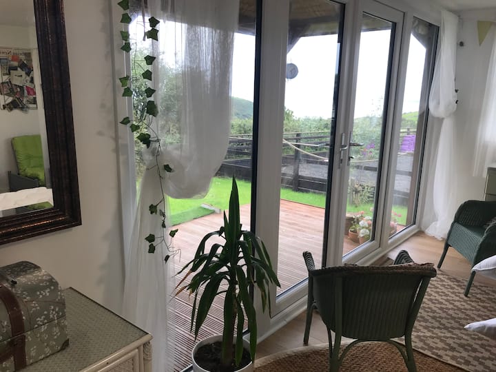 Converted Stable With Peaceful Sea Views - Tywyn