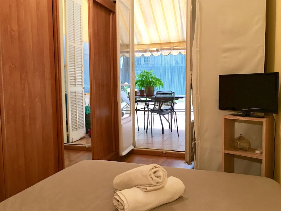 Access to interior personal garden from bedroom