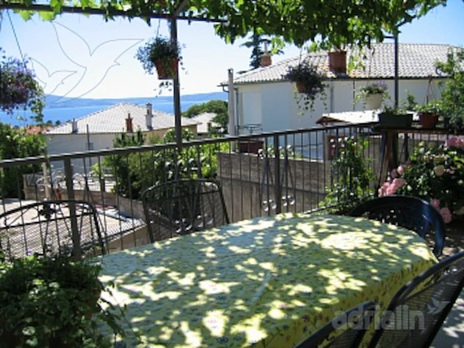 Terrace with sea view, Table and seats provided for terrace, area of the terrace: 20m² outside area
barbecue