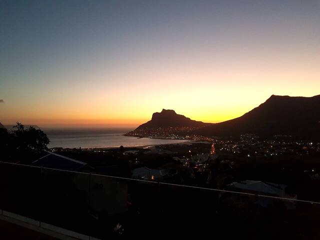 Modern 4BR Villa | Ocean Views | Pool + Jacuzzi gallery image 4