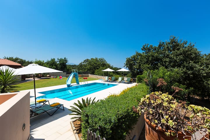 Sunset Nature Stay | Family Oasis w/ Playground!