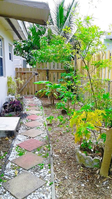 Charming Private Entrance