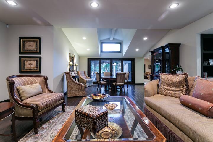 Luxury Resort Like Home gallery image 3