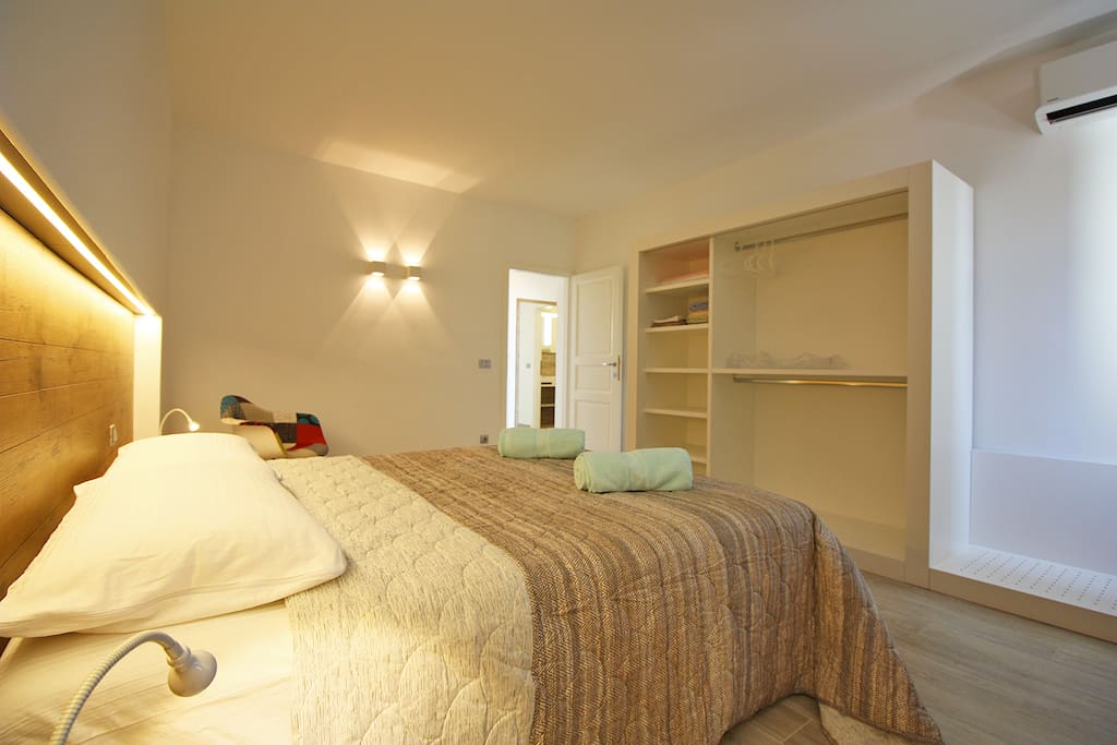 closet space and air condition