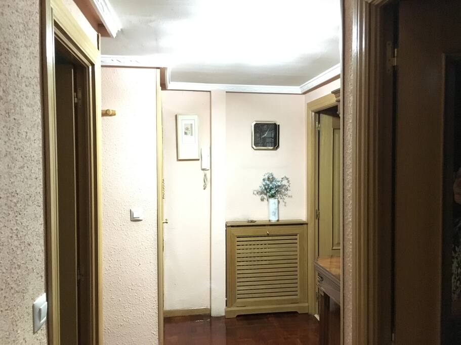 ENTRADA HALL