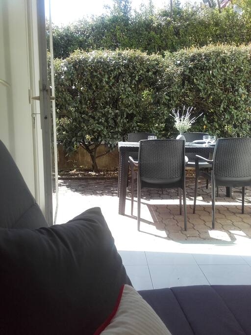 Séjour donnant sur terrasse