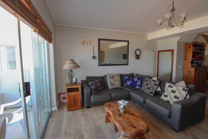 Seaspray, Blouberg Beachfront (2bedr, 2bathr) gallery image 2