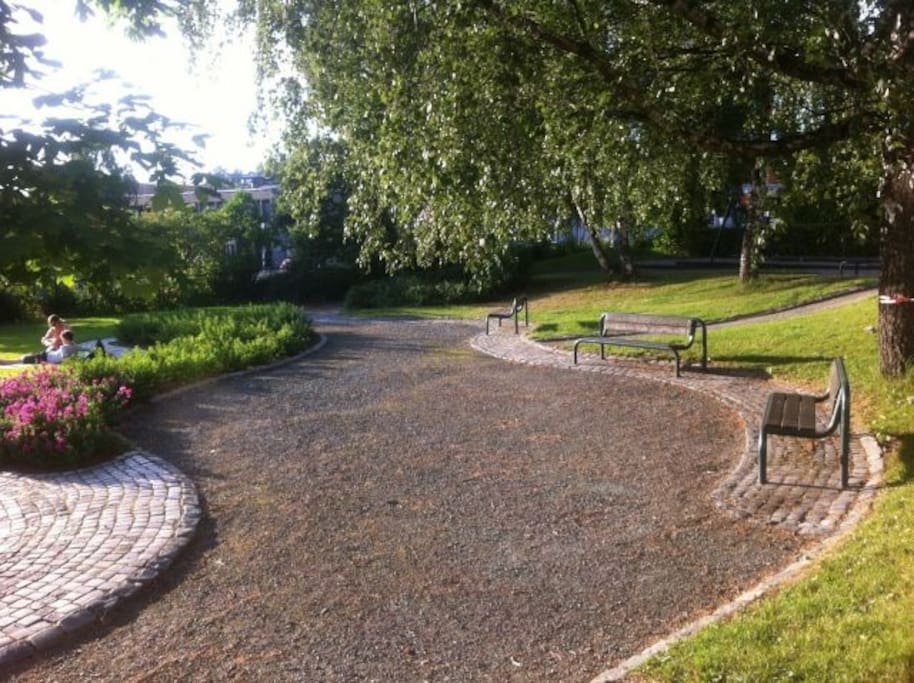parken utenfor bygården