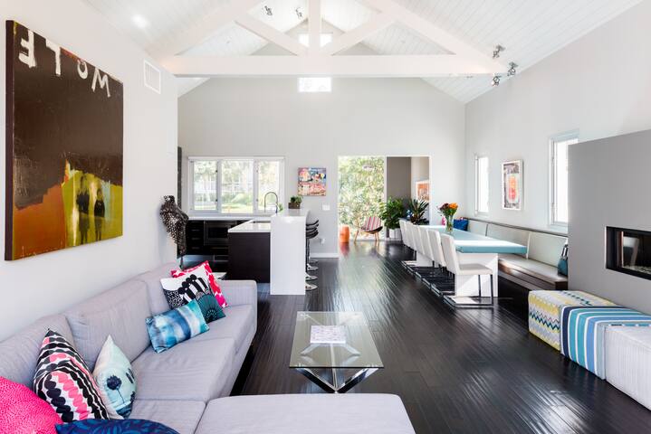 Stunning Three Bedroom Santa Monica Beach Home gallery image 3