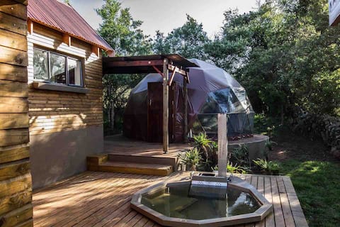 Nightjar Dome with wood-fired hot tub