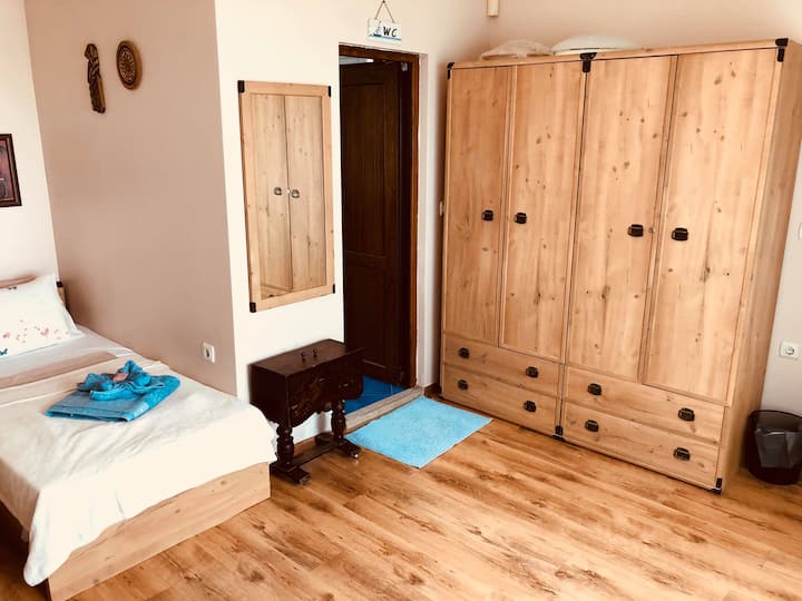 חדר שינה שני קומה 1 (חדר ילדים)