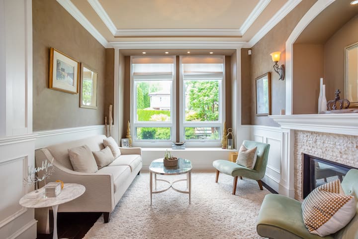 Family Villa - 5 Bedrooms, 3.5 Baths - Whole Home - Burnaby