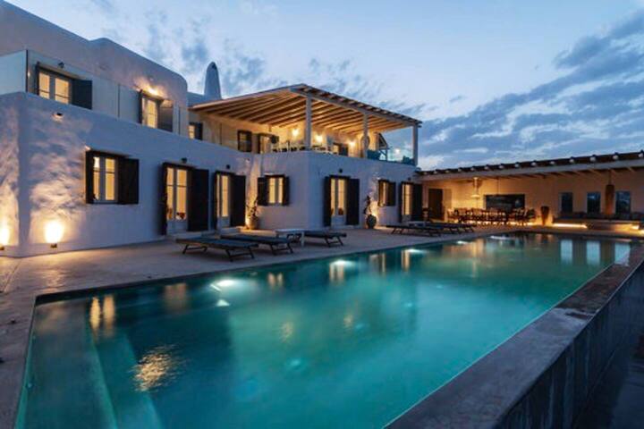 AURA VILLA | A STORY TO TELL gallery image 5