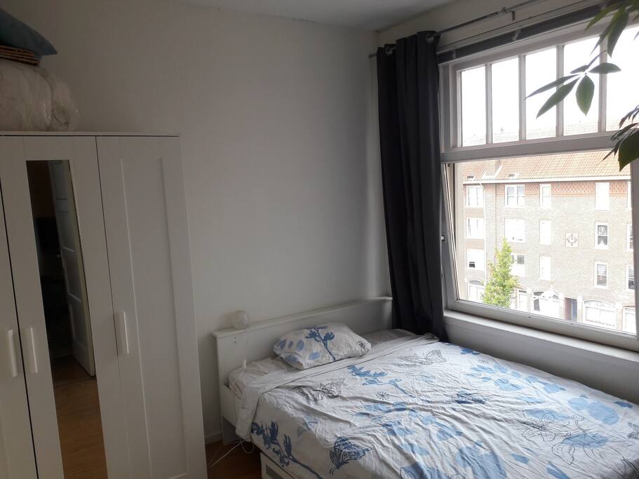 the private bedroom