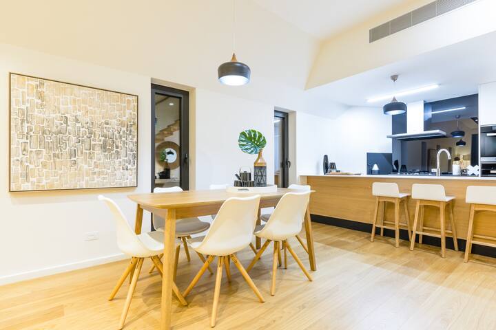 Luxurious Penthouse Brighton Beach gallery image 2