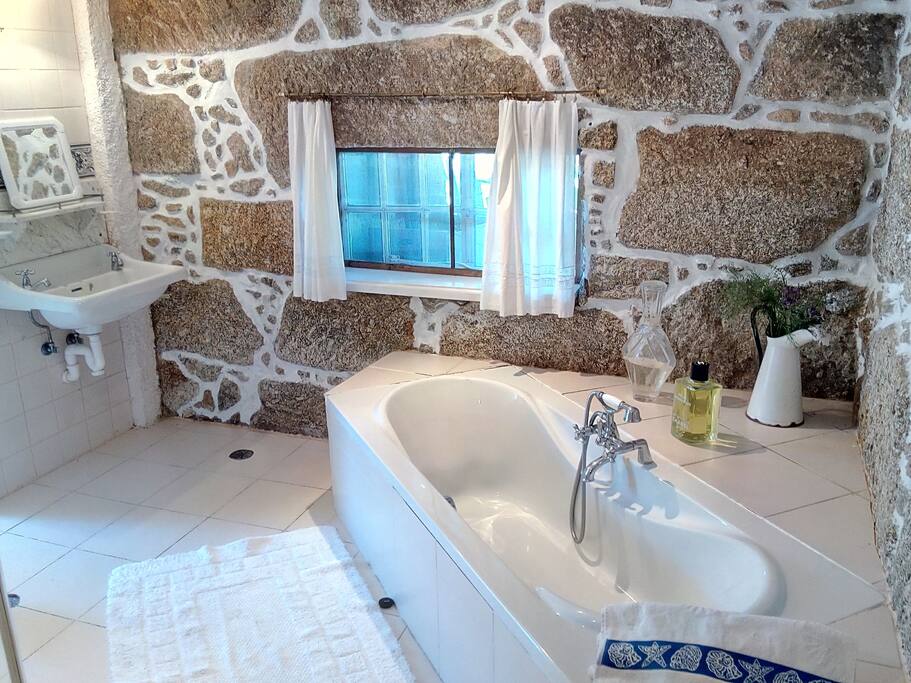 Lower floor's apartment bathroom