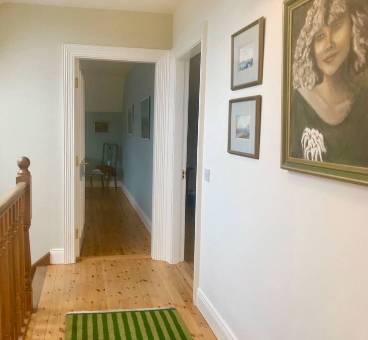 Landing from private bathroom to Blue Room