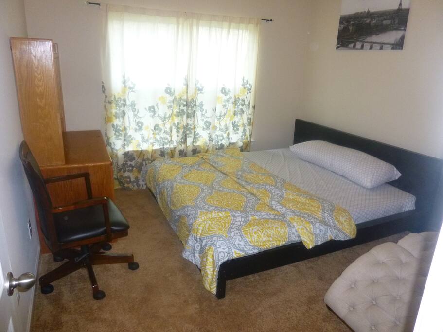 ROOM 1.