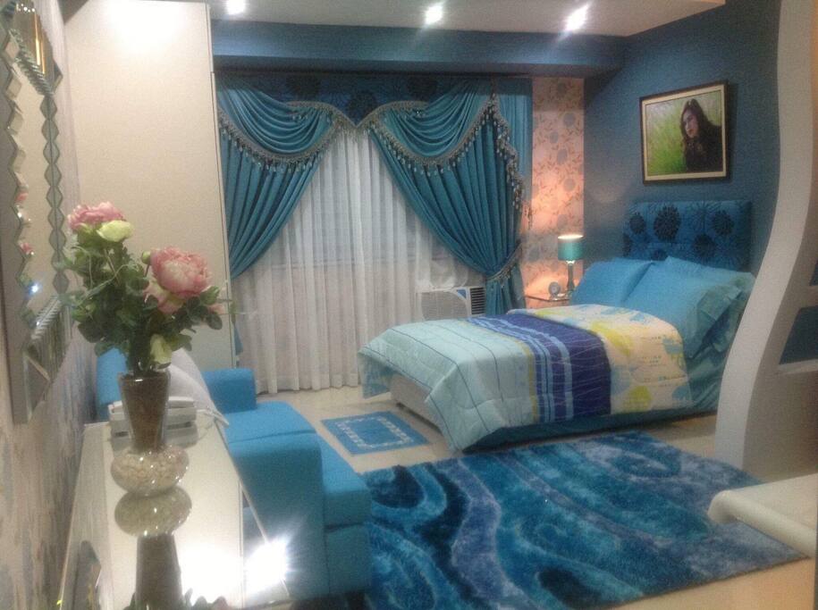 Carpet & Sofa not included