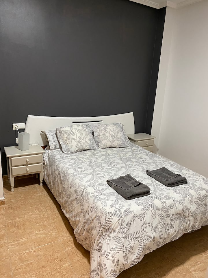 Голем брачен кревет (широк 110-124 см) 