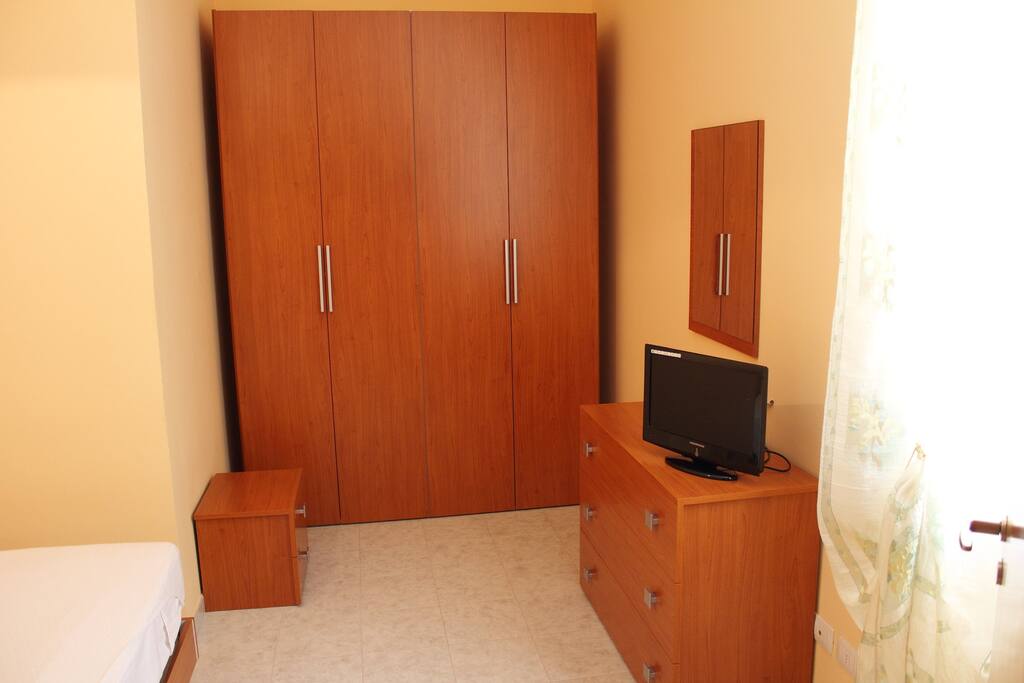 armadio della camera da letto