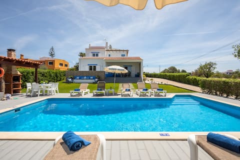 Gorgeous 4 Bedroom Villa Near Villamoura