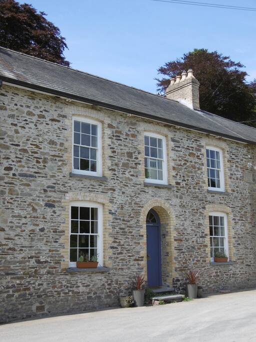 Pontsian House
