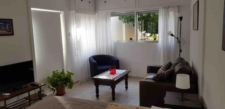 The Back Yard’s Cosy Studio Near City Center - Limassol