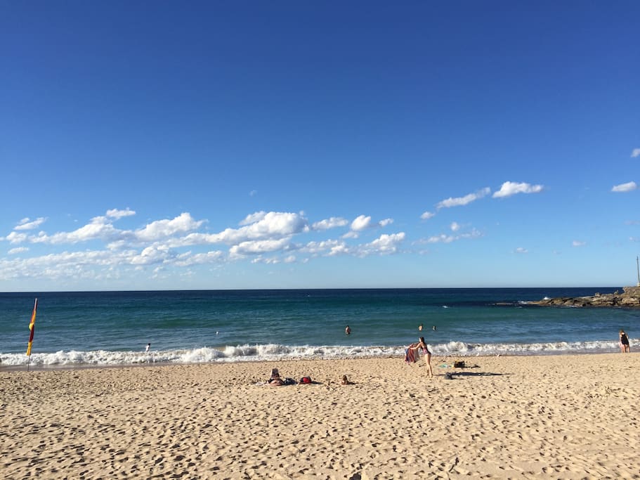 Beach is 3 minutes away